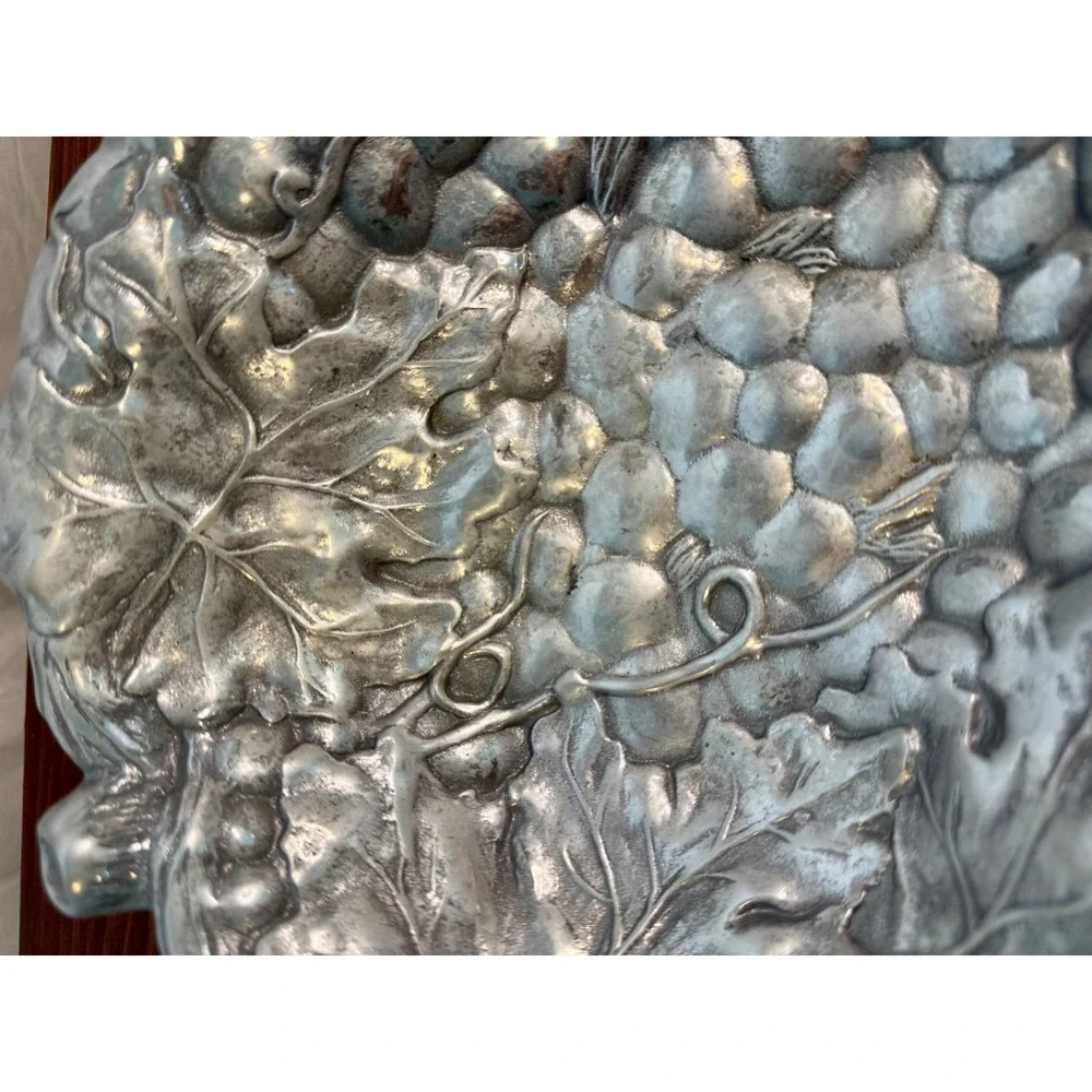 Wilton Armetale RWP Grapes and Leaves Pewter Style Serving Bowl SilverTone 10.5